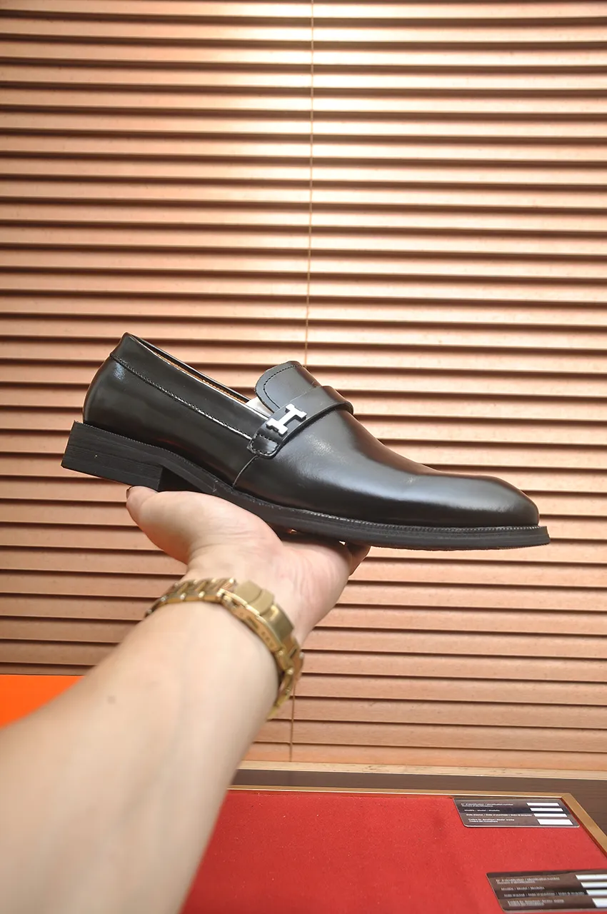 Men's shoes💰540💶[HERMES] (cowhide lining)🍀Italian top luxury🍀He does not pursue novel styles and gorgeous colors, but attracts the favor of successful men with his flawless, elegant and classic style. Formal leather shoes This very comfortable, simple and stable style allows you to easily match any style! The pattern is absolutely 1:1 refined from the original case, and we strive for excellence in materials, imported cowhide + cowhide lining💪💪💪extraordinary texture👍! .Code number: 39-45 (45 customized)